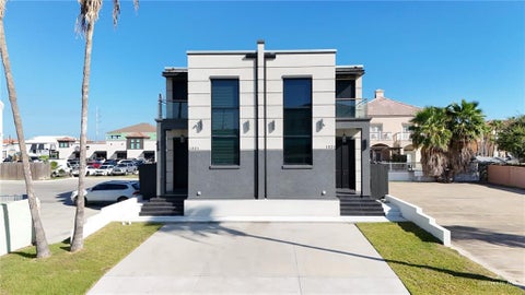 Multifamily For Sale - 102 E Whiting Street<br/> South Padre Island, TX 78597