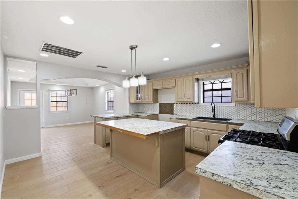 2813 N Vermillion Avenue, Brownsville, Texas image 4