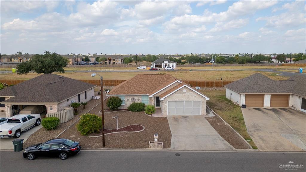 708 Lake View Drive, Mission, Texas image 2