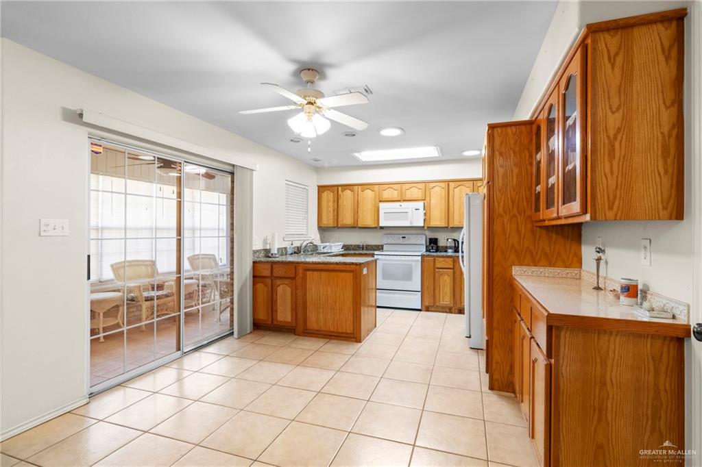 708 Lake View Drive, Mission, Texas image 5