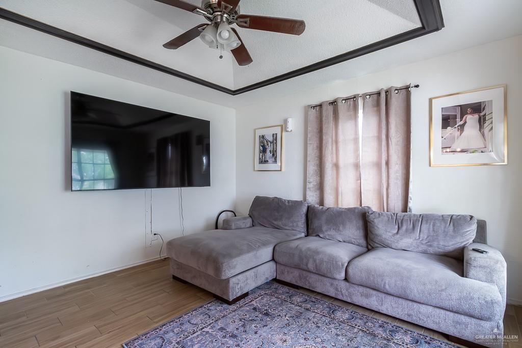 604 N Padre Avenue, Weslaco, Texas image 2