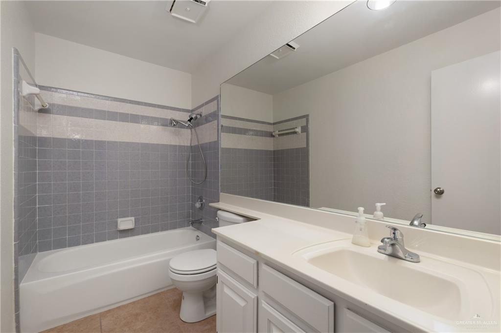 2702 Lazy Lake Drive, Harlingen, Texas image 24