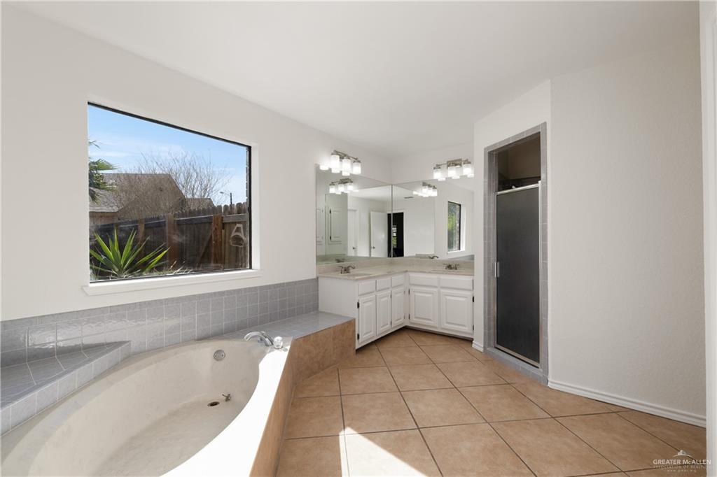 2702 Lazy Lake Drive, Harlingen, Texas image 14