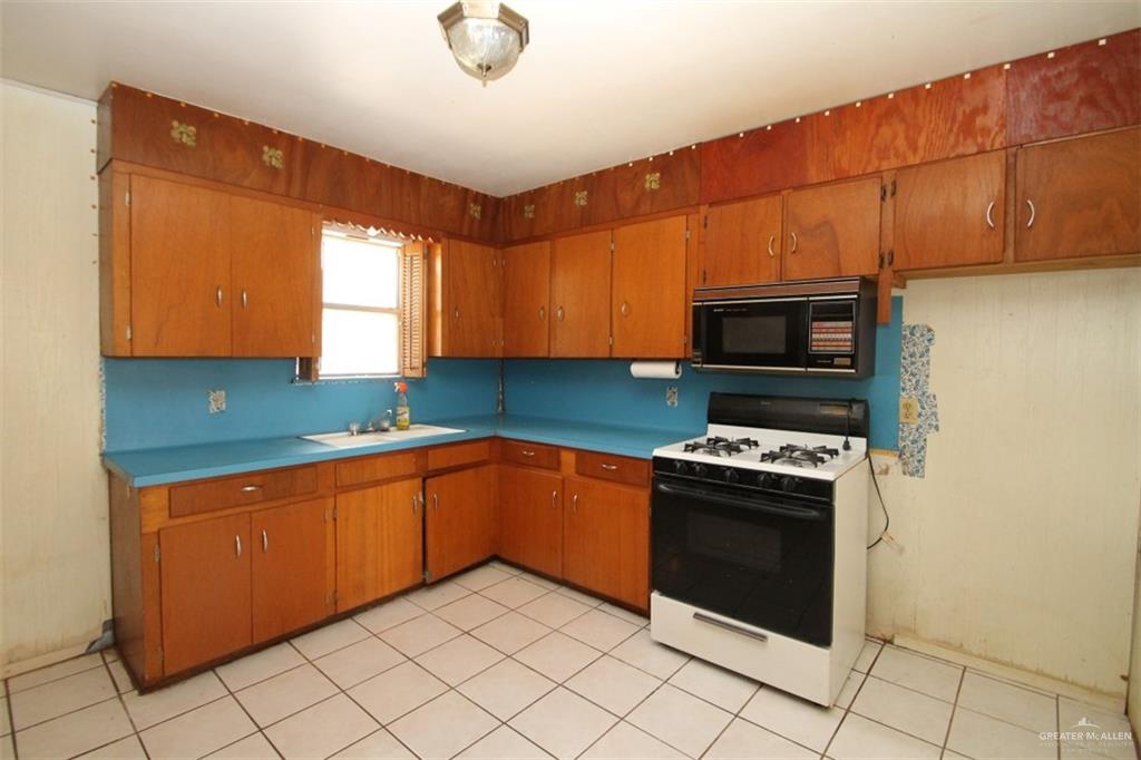 304 S 23rd Street, Donna, Texas image 3