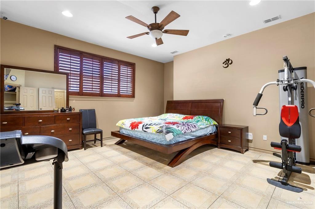 4004 Persimmon Drive, Palmhurst, Texas image 12