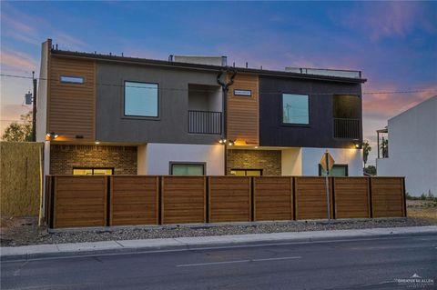 Photo of 820 S Bicentennial Boulevard, McAllen, TX 78501 (MLS # 479071)