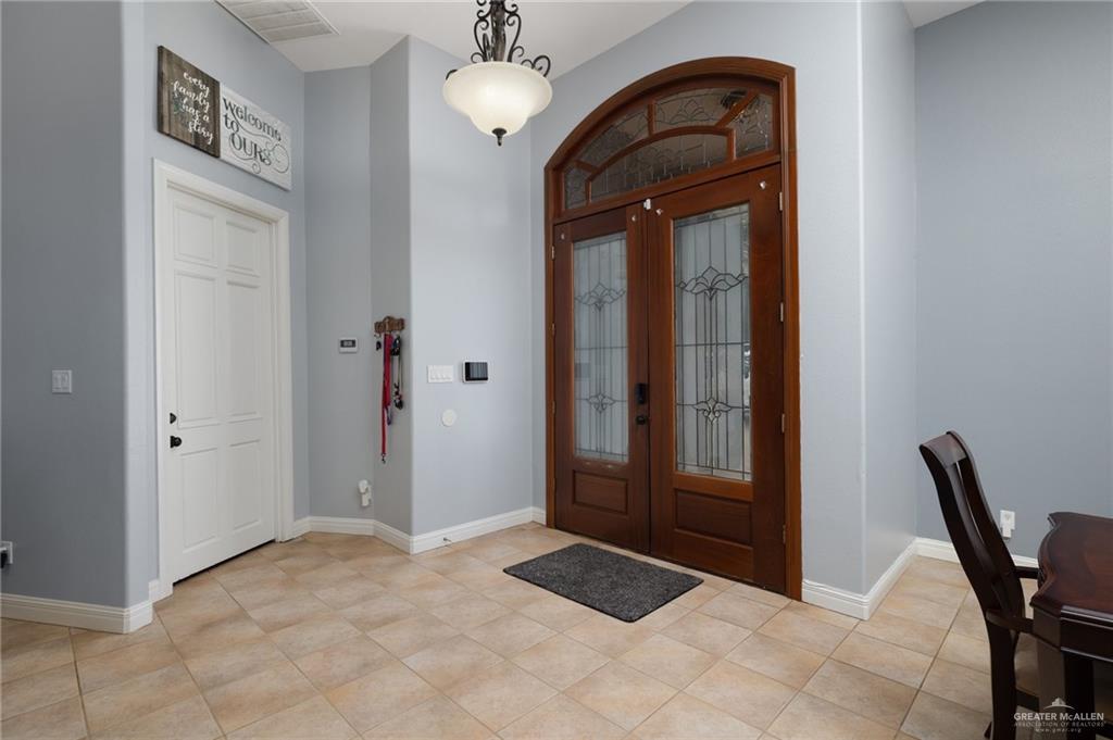 2513 Kings Drive, Edinburg, Texas image 3
