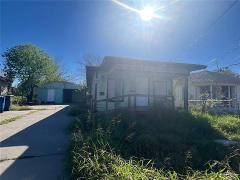 Homes For Sale - 324 Cheyenne Street<br/> Corpus Christi, TX 78405