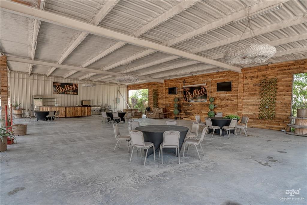 910 W Veterans Boulevard