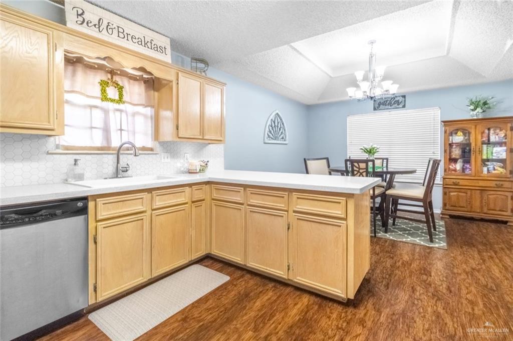 2211 E 28th Street, Mission, Texas image 8