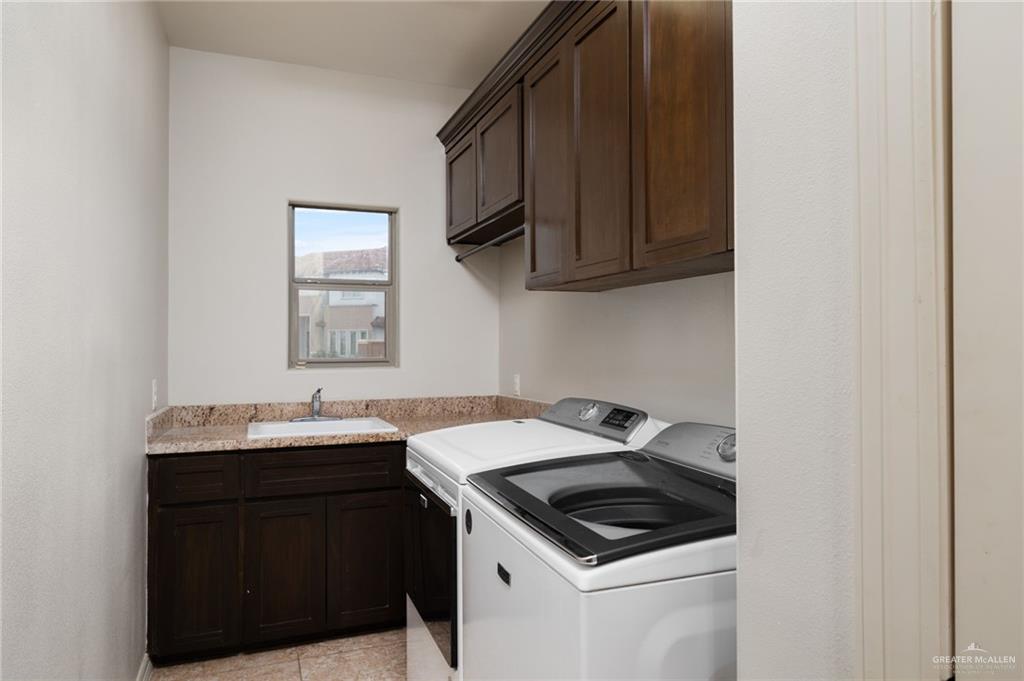 Mission, Texas 78573, United States, 3 Bedrooms Bedrooms, ,4 BathroomsBathrooms,Residential,Active,199071