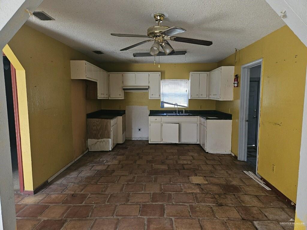 4906 Mesquite Avenue, Edinburg, Texas image 3