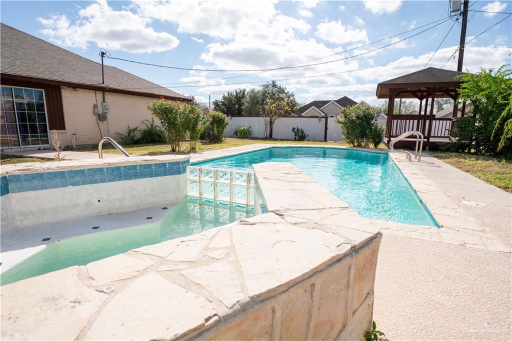 2432 Flushing Meadows Mdws, Weslaco, Texas image 10
