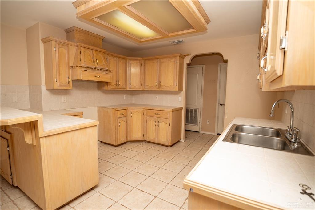 2432 Flushing Meadows Mdws, Weslaco, Texas image 14