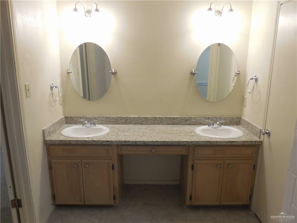 McAllen, Texas 78504, United States, 3 Bedrooms Bedrooms, ,2 BathroomsBathrooms,Residential,Active,77772