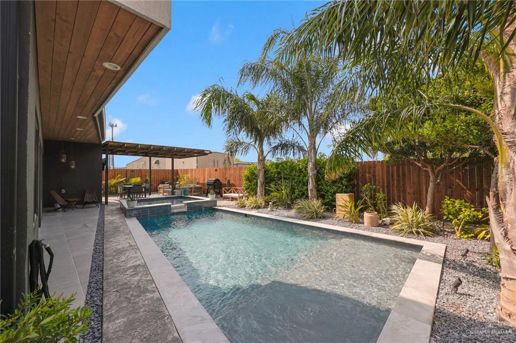 2604 Wisteria Avenue, McAllen, Texas image 23