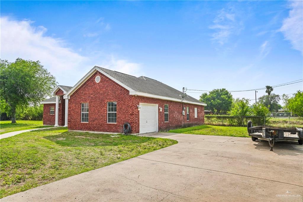 701 Flores Drive, Mission, Texas image 3