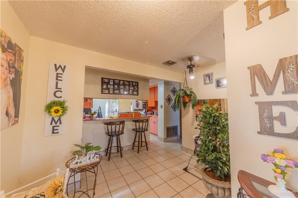 201 W Kelly Avenue