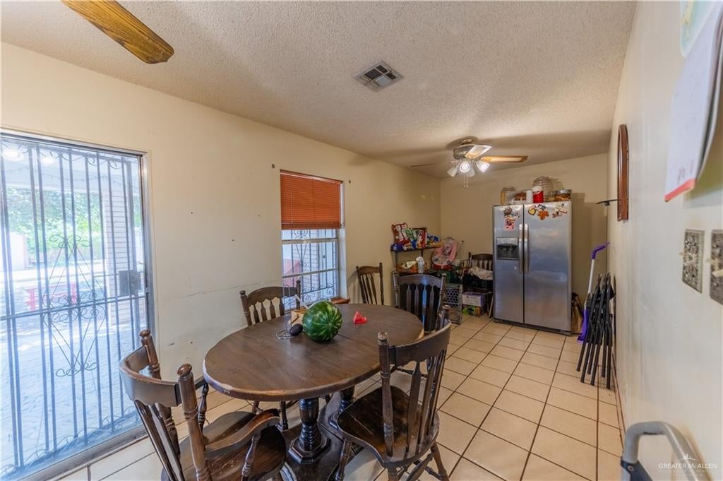 201 W Kelly Avenue