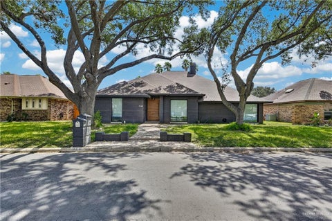 Homes For Sale - 112 E Jay Avenue<br/> McAllen, TX 78504