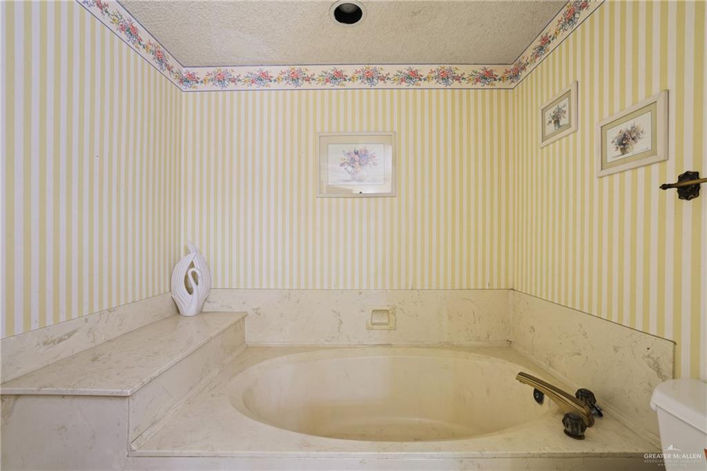 2513 Swallow Avenue, McAllen, Texas image 14