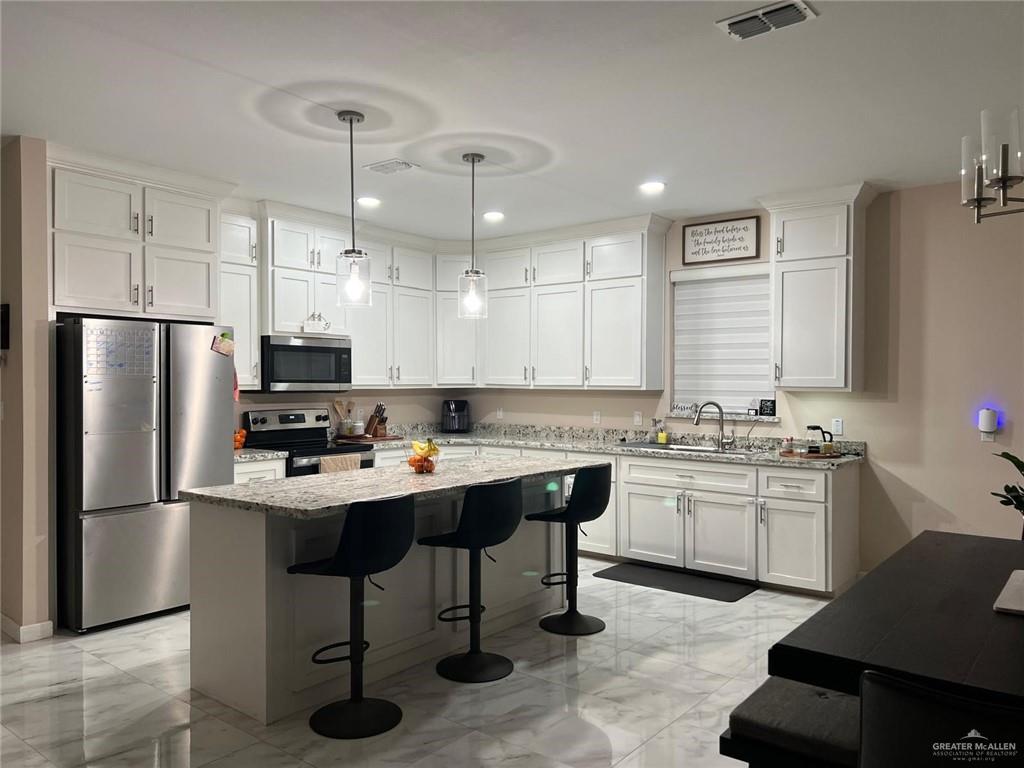 2429 Summer Breeze Street, Mission, Texas image 6