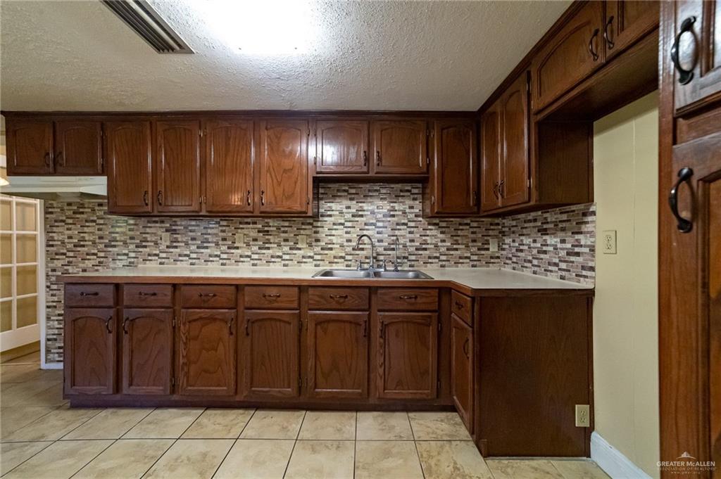 1106 17th Street, McAllen, Texas image 13