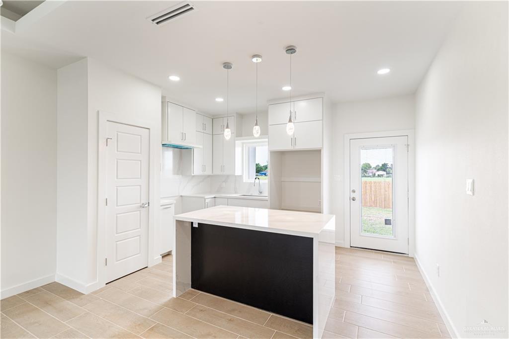 1816 N Yellowwood Street, San Juan, Texas image 3