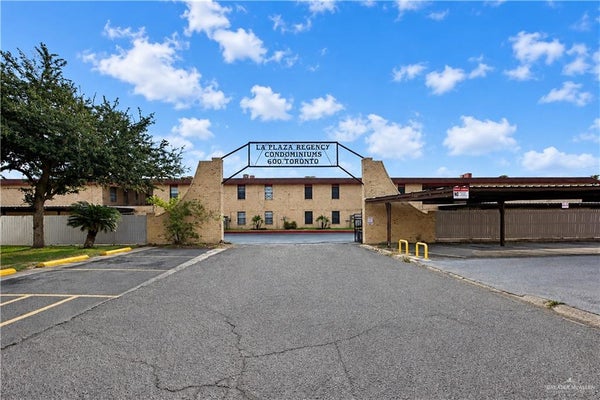 600 TORONTO AVE APT 30, MCALLEN, TX 78503 - Image 72a034ab7a6d359db8e0f2b7b6ae9941/2039698429
