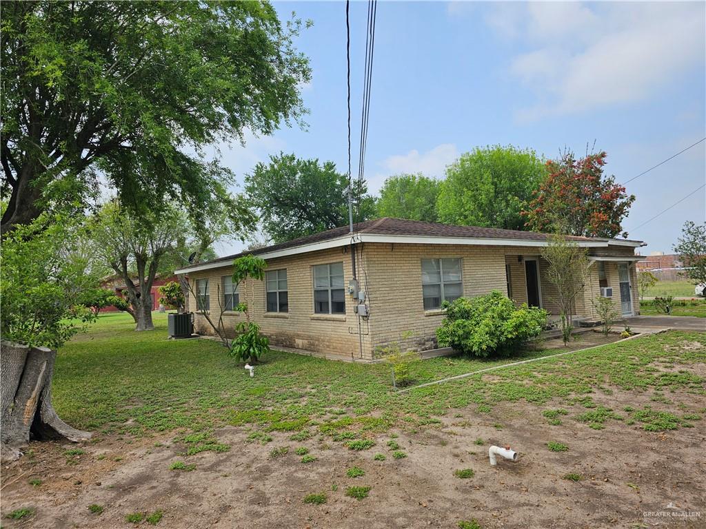 1212 S Airport Drive, Weslaco, Texas image 6