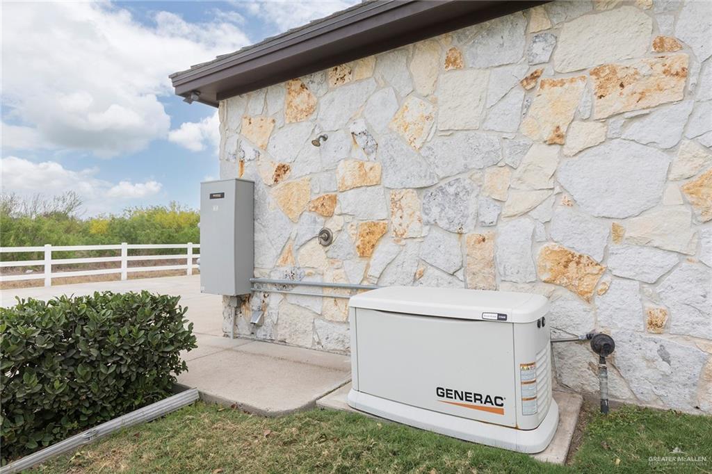 Mission, Texas, 78574, United States, 3 Bedrooms Bedrooms, ,3 BathroomsBathrooms,Residential,Active,2035579