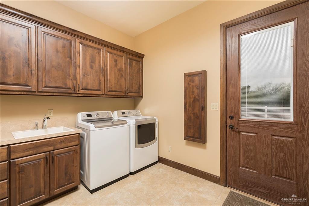 Mission, Texas, 78574, United States, 3 Bedrooms Bedrooms, ,3 BathroomsBathrooms,Residential,Active,2035579
