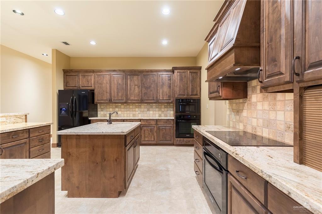 Mission, Texas, 78574, United States, 3 Bedrooms Bedrooms, ,3 BathroomsBathrooms,Residential,Active,2035579