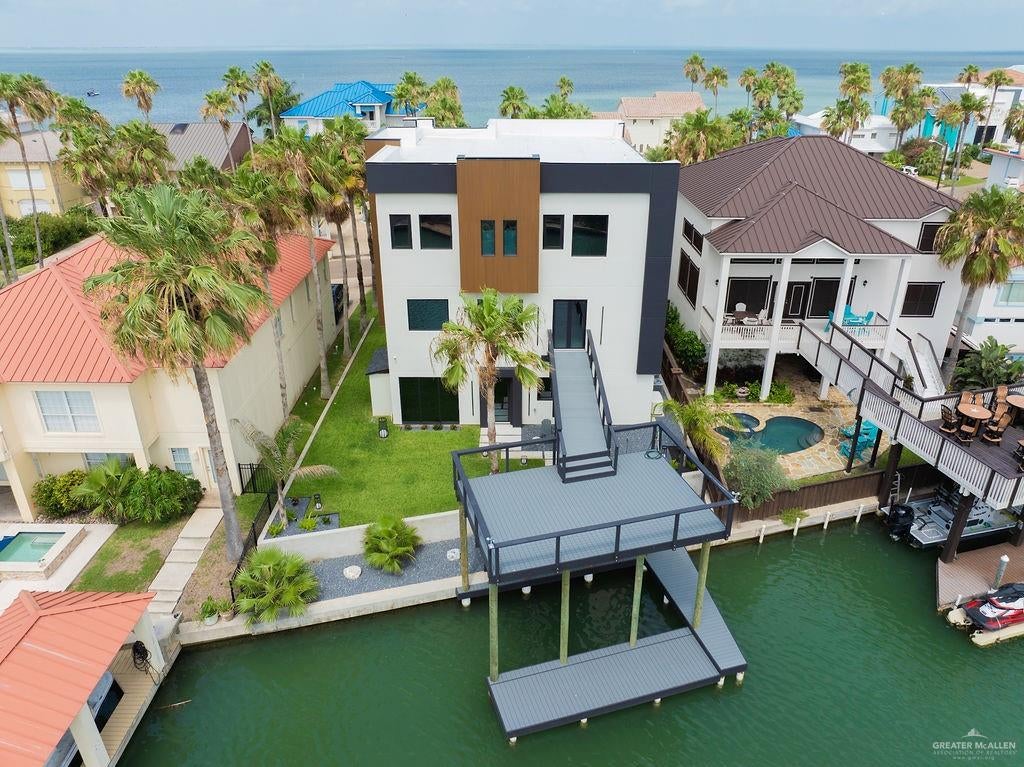 5902 Laguna Circle North Drive