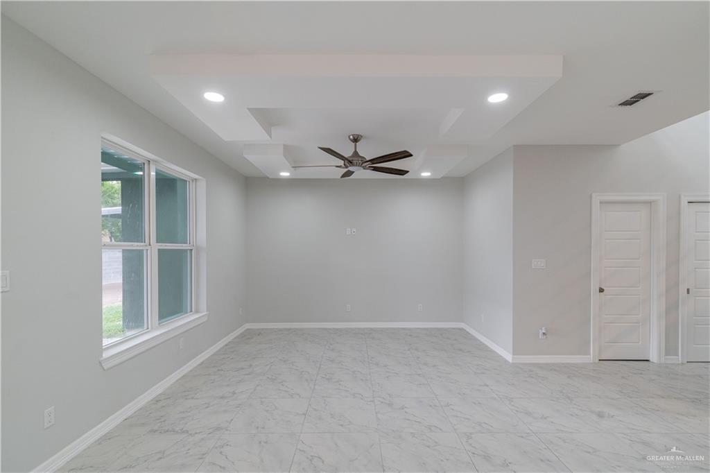 5404 N Crown Point, Pharr, Texas image 12