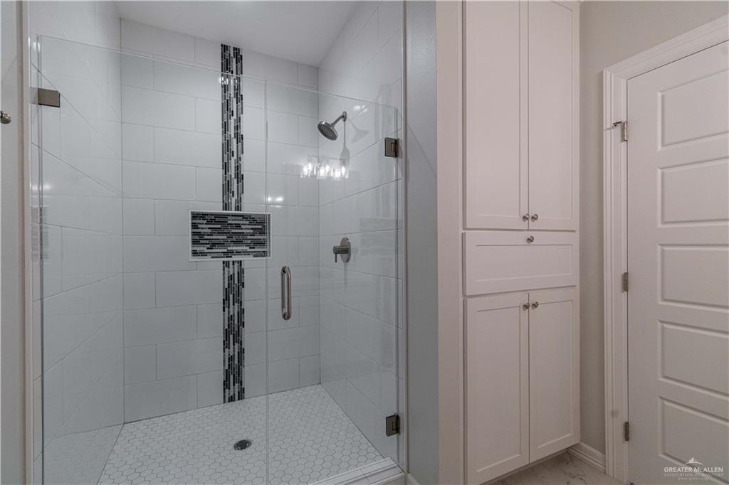 5404 N Crown Point, Pharr, Texas image 21