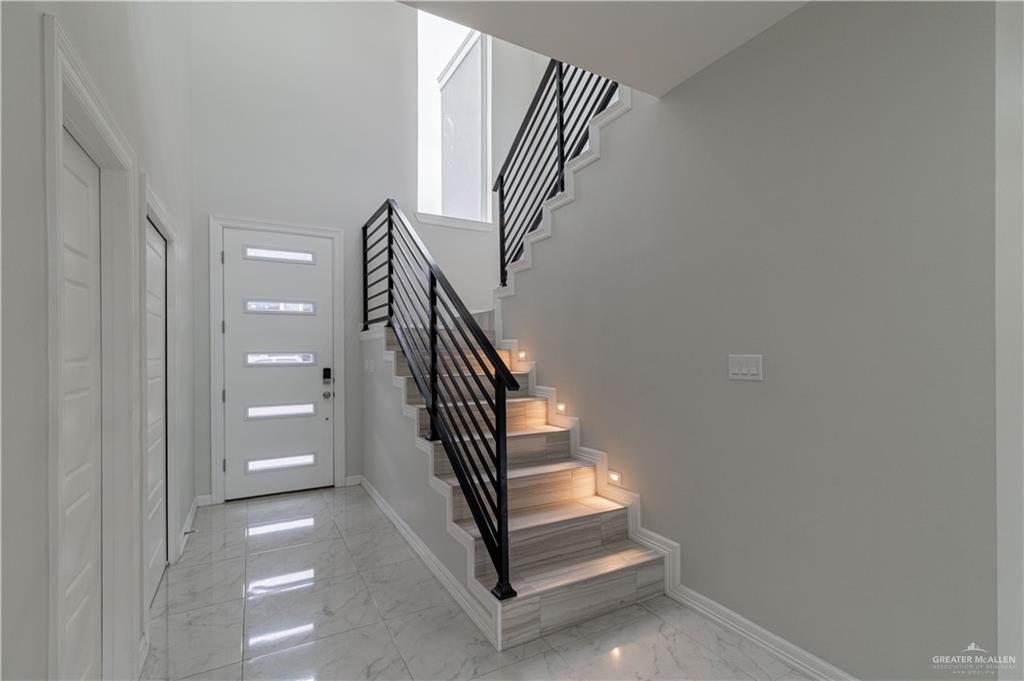 5404 N Crown Point, Pharr, Texas image 7