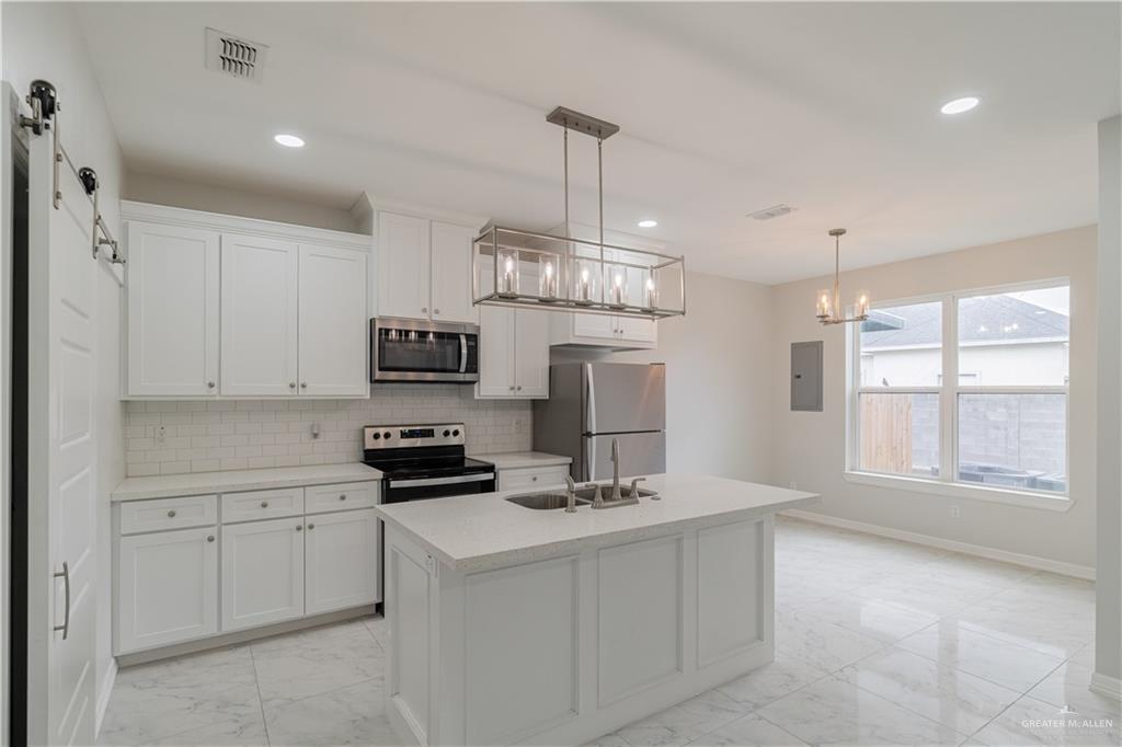 5404 N Crown Point, Pharr, Texas image 2