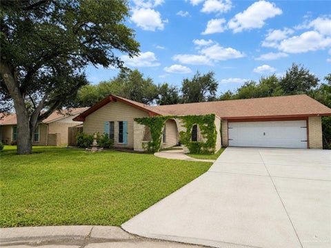 Homes For Sale - 501 Larkspur Avenue<br/> McAllen, TX 78501