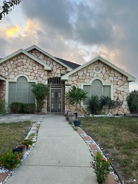 Homes For Sale - 2200 47th Street<br/> McAllen, TX 78501