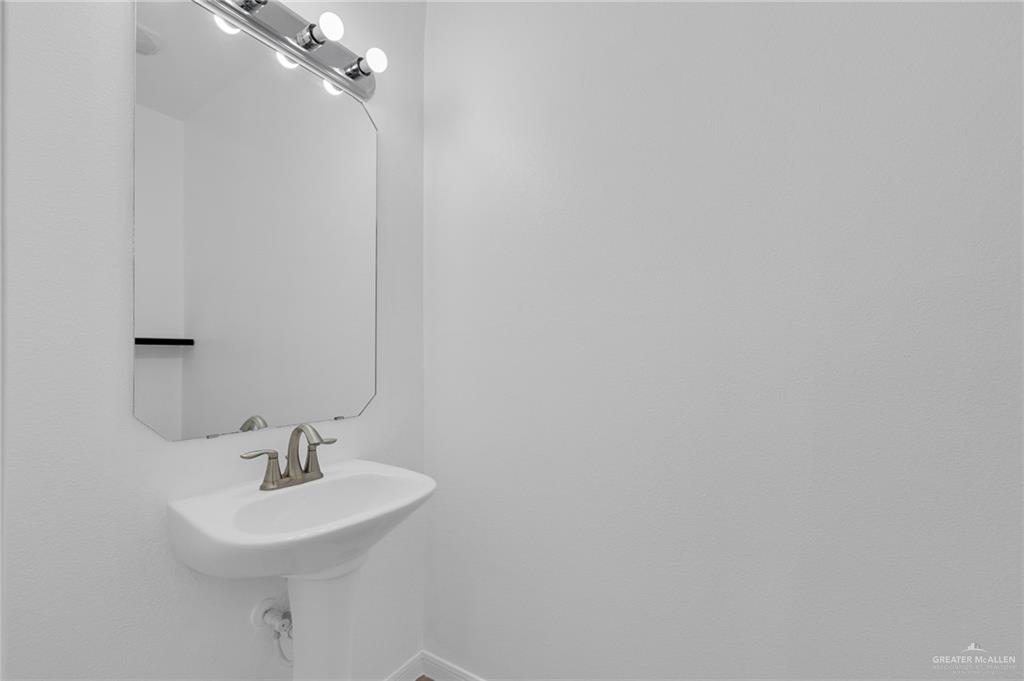 3902 Green Jay Drive, Mission, Texas image 9