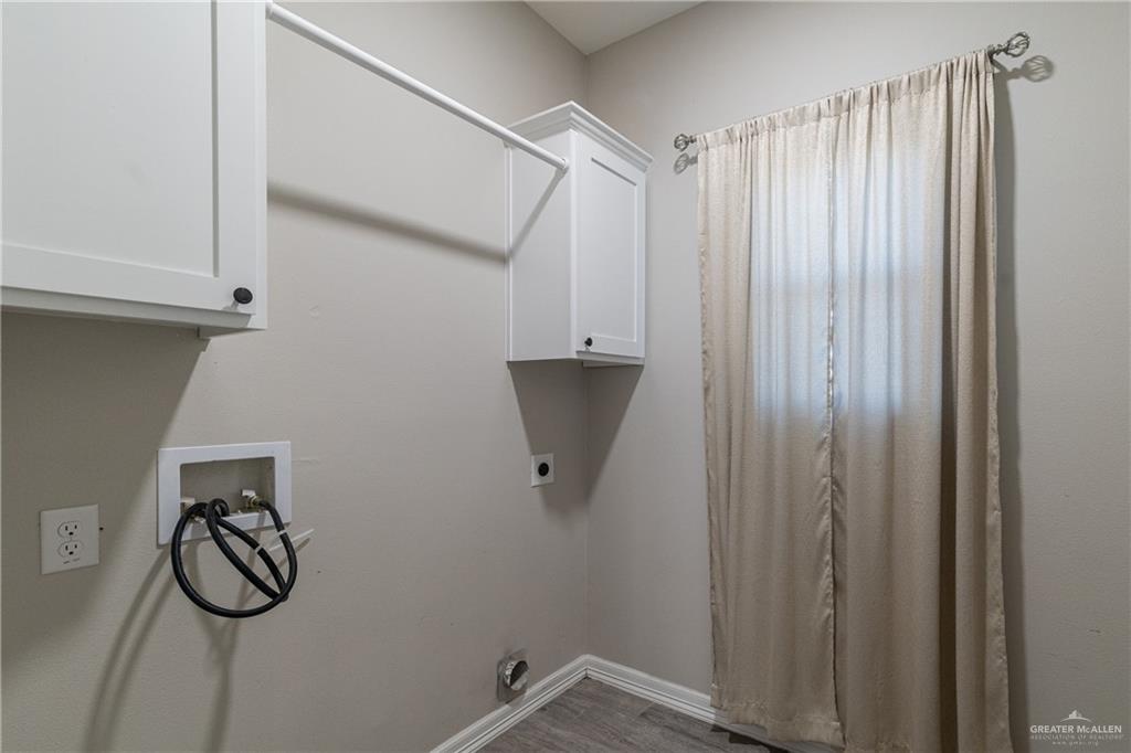 516 N Kika De La Garza Boulevard, La Joya, Texas image 14