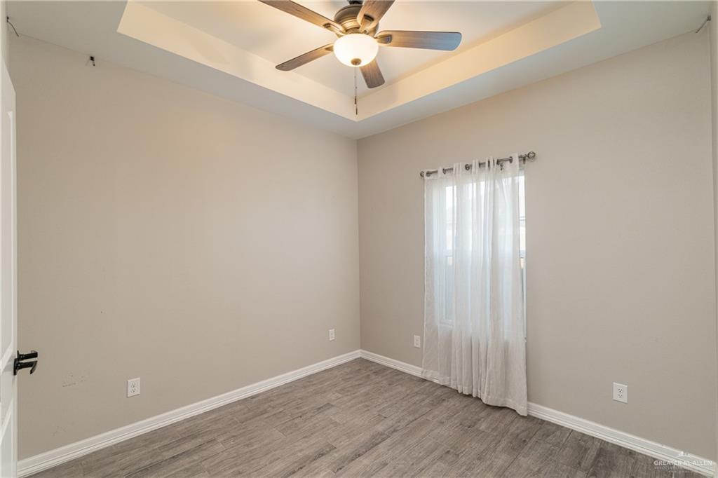 516 N Kika De La Garza Boulevard, La Joya, Texas image 10