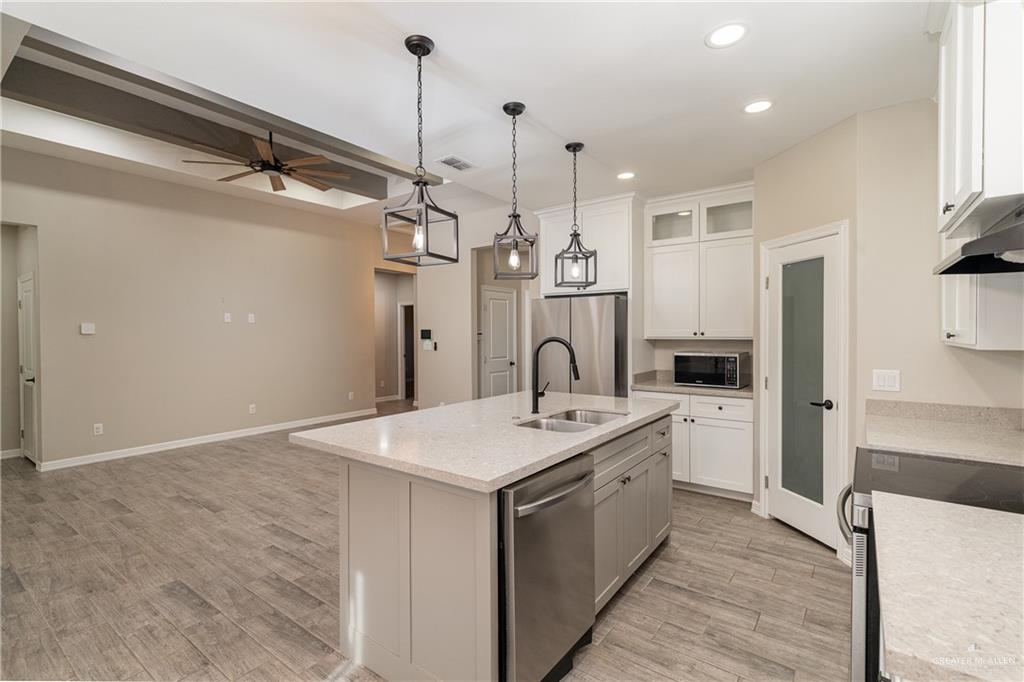 516 N Kika De La Garza Boulevard, La Joya, Texas image 6