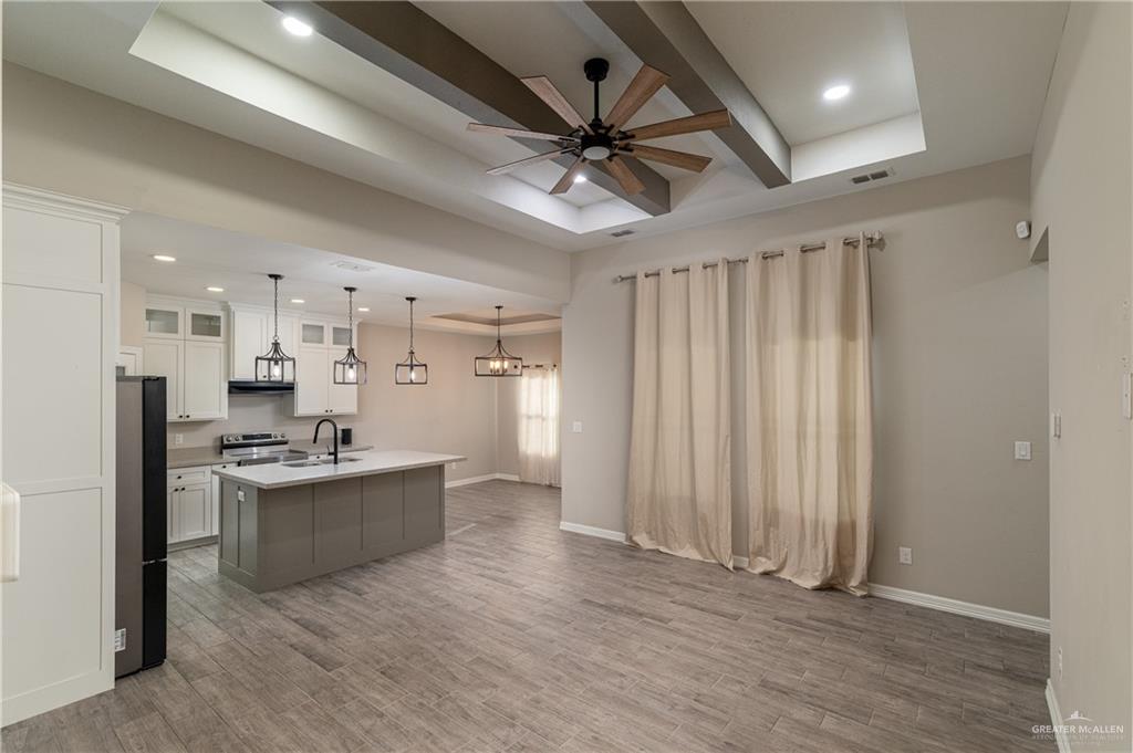 516 N Kika De La Garza Boulevard, La Joya, Texas image 3