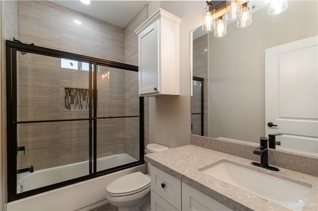 516 N Kika De La Garza Boulevard, La Joya, Texas image 9