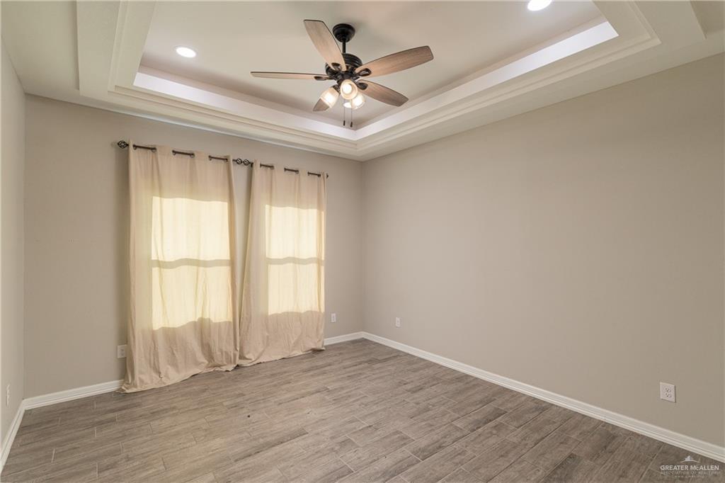 516 N Kika De La Garza Boulevard, La Joya, Texas image 11