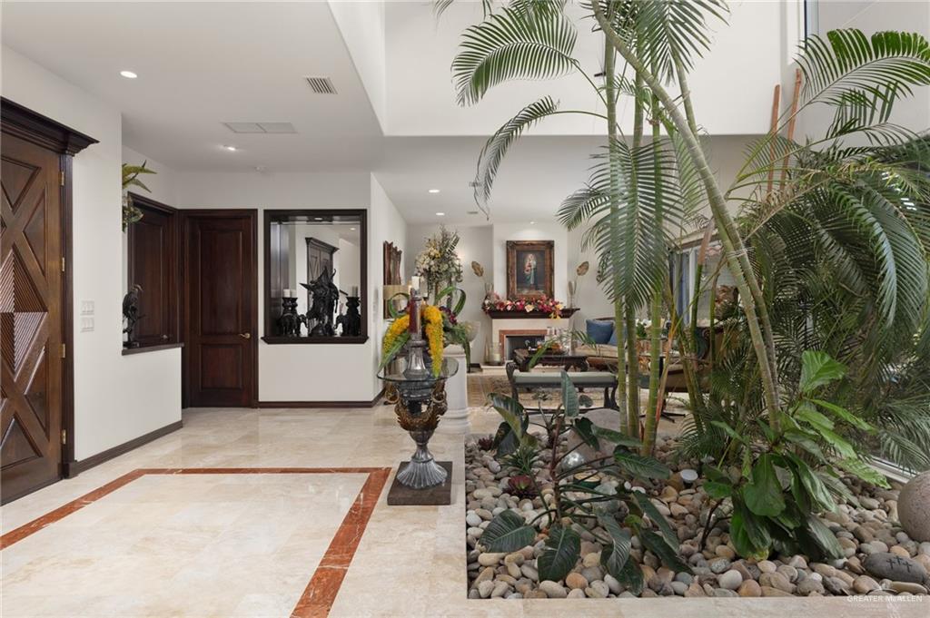 1617 Palm Valley Circle