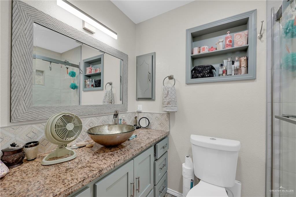 2310 Kim Marie Avenue, Mission, Texas image 11