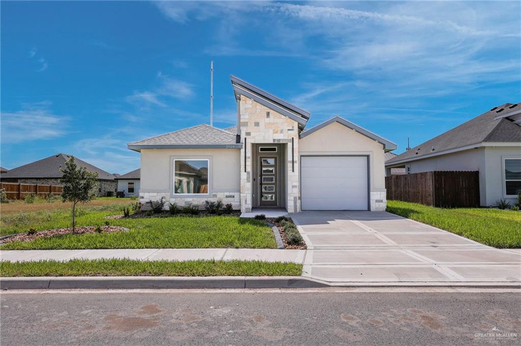 5928 N Rayo Del Sol Street, Edinburg, Texas image 2